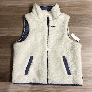 NWT Women's reversible nylon/sherpa vest small